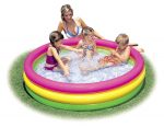 La piscine gonflable fait le bonheur de tous les petits ! 27 svg%3E
