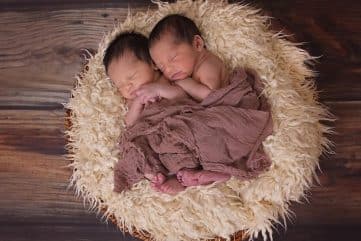 Les astuces pour donner naissance à des jumeaux ou à des jumelles 23 svg%3E