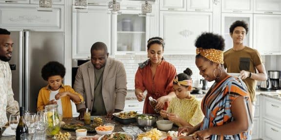 Famille recomposée : Comment aimer les enfants de son conjoint ? 23 svg%3E