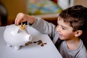 Pourquoi ouvrir un compte bancaire à son enfant ? 34 svg%3E