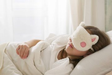 De combien de temps de sommeil a besoin votre enfant ? 20 enfant qui dort