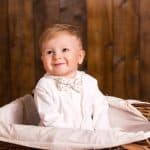 Comment choisir correctement un costume pour bébé garçon ? 28 Bébé garçon en costume blanc