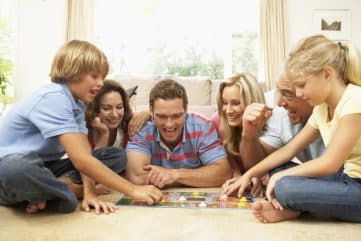 Top 10 des jeux de société pour toute la famille : trouvez celui qui vous rassemblera 34 grande famille ensemble